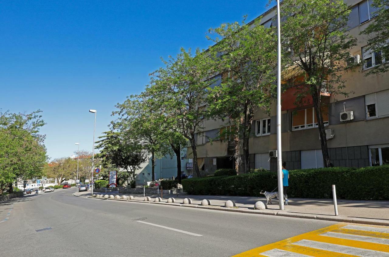 Apartment B&J Very Near Center Of Town Split Exterior foto